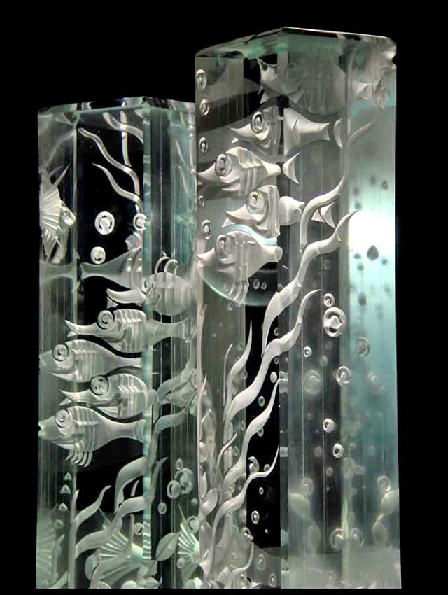 Accueil : portfolio la nature, aquarium sculpté au jet de sable dyptique pièce unique verre et schiste (détail)