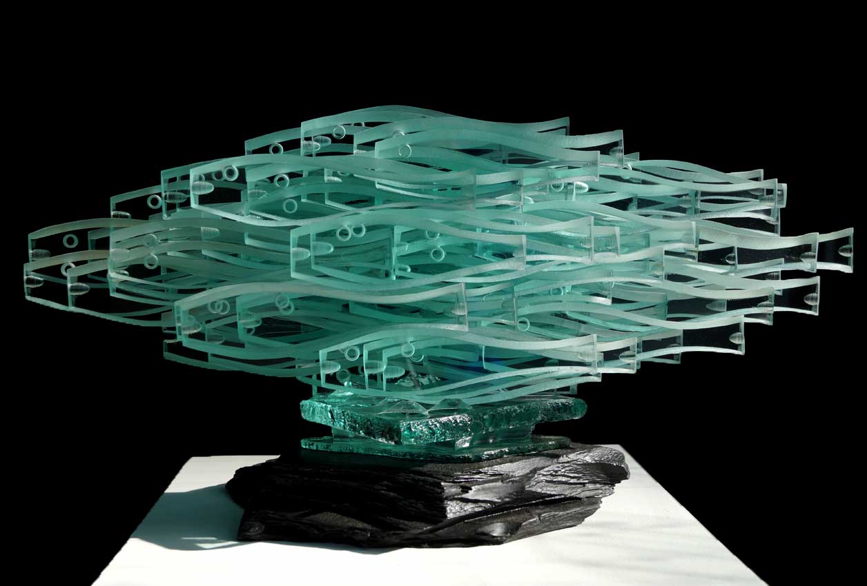 Accueil : portfolio la nature, banc de poissons sculptés au jet de sable pièce unique verre et schiste