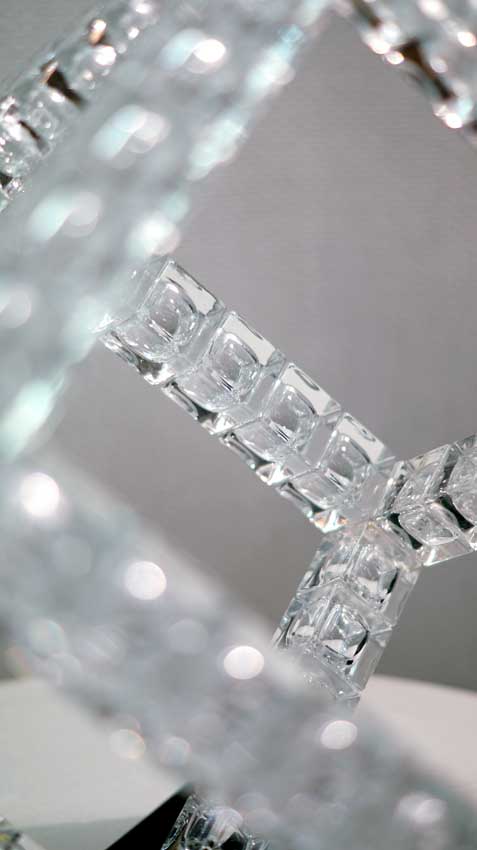 Accueil : portfolio l'absraction: cubes, assemblage modules verre diamant polis,laqués,collés,pièce unique
