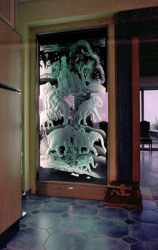 Accueil : portfolio déco,projet 6, écrans lumineux en diptyque dalles de verre gravées éclairées,inspiration miniatures Moghole 16ème siècle, pièce unique